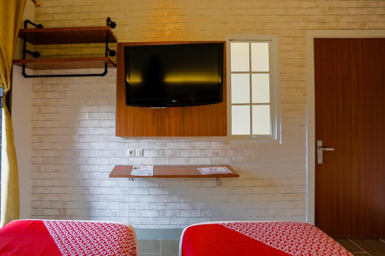 Super Oyo 3109 Point Inn Джакарта Екстер'єр фото