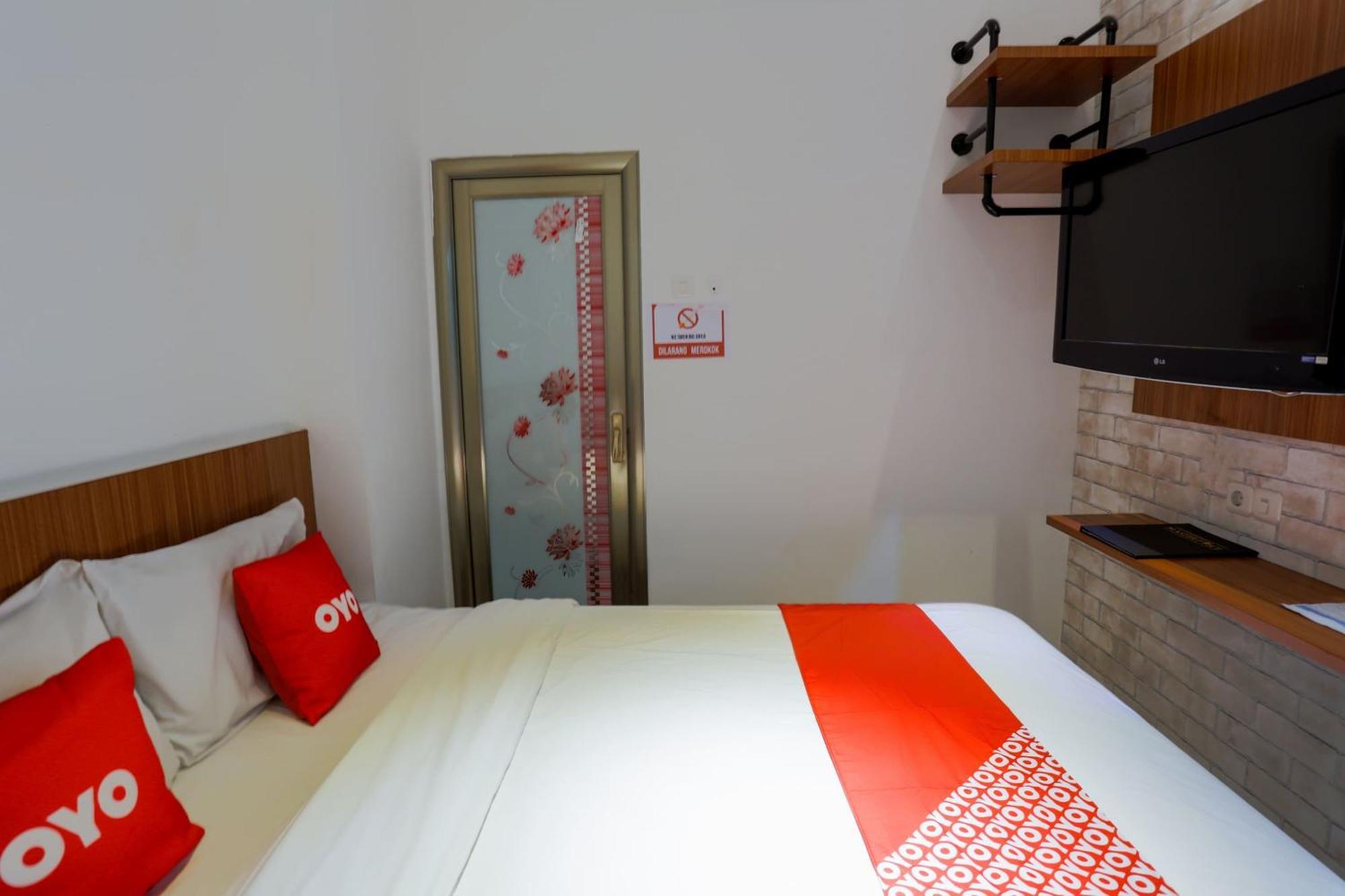 Super Oyo 3109 Point Inn Джакарта Екстер'єр фото