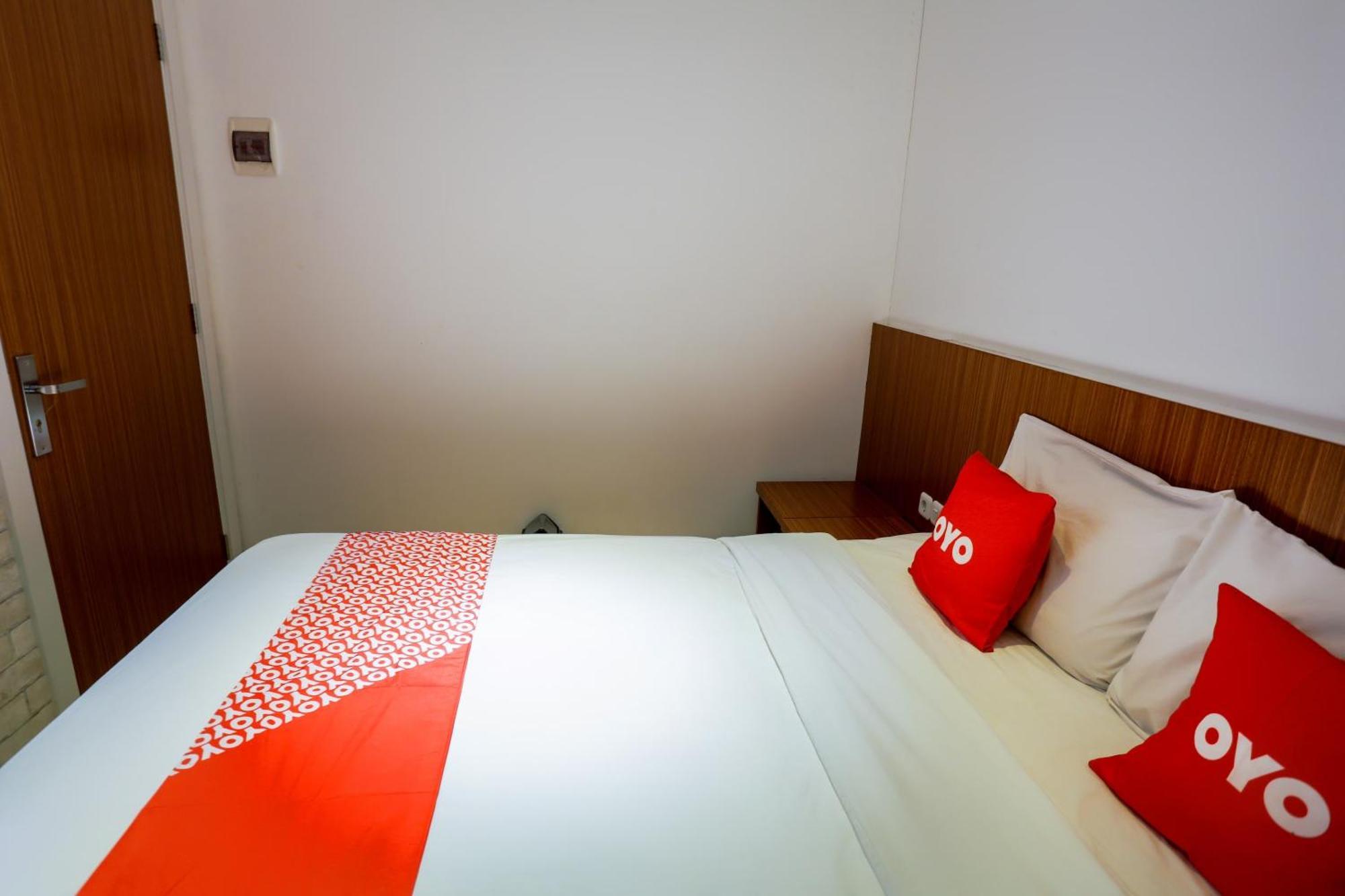 Super Oyo 3109 Point Inn Джакарта Екстер'єр фото